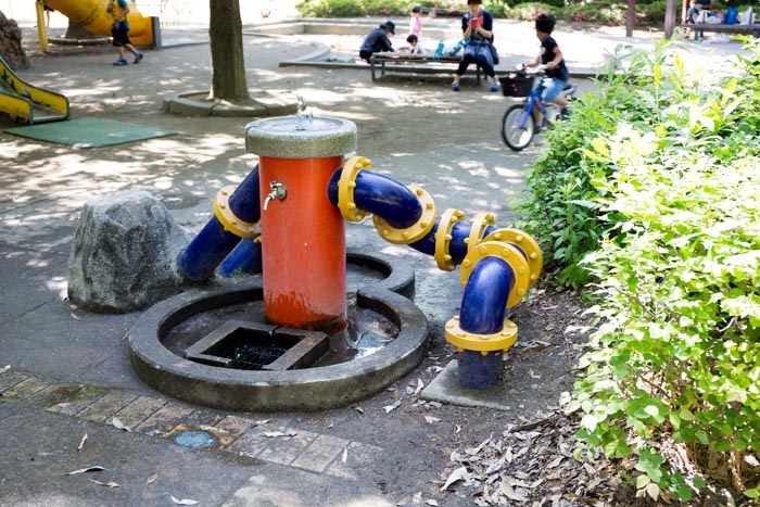 キャンベルタウン公園（鷺高第五公園）　遊具の広場　かわいい水飲み場