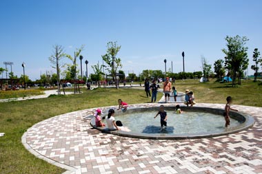 上谷総合公園　親水広場　水遊び場