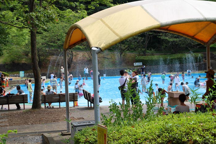 埼玉県こども動物自然公園　じゃぶじゃぶ池（水遊び）
