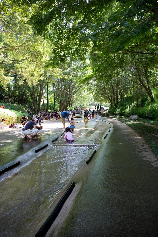 茨城県自然博物館　水の広場（水遊び）