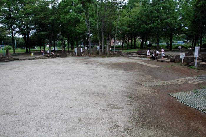 大崎公園　じゃぶじゃぶ池　中央の広場